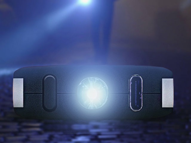 POWERKEYCHAIN ​​— Power Bank emergency charger in keychain and mini size format. To carry the load